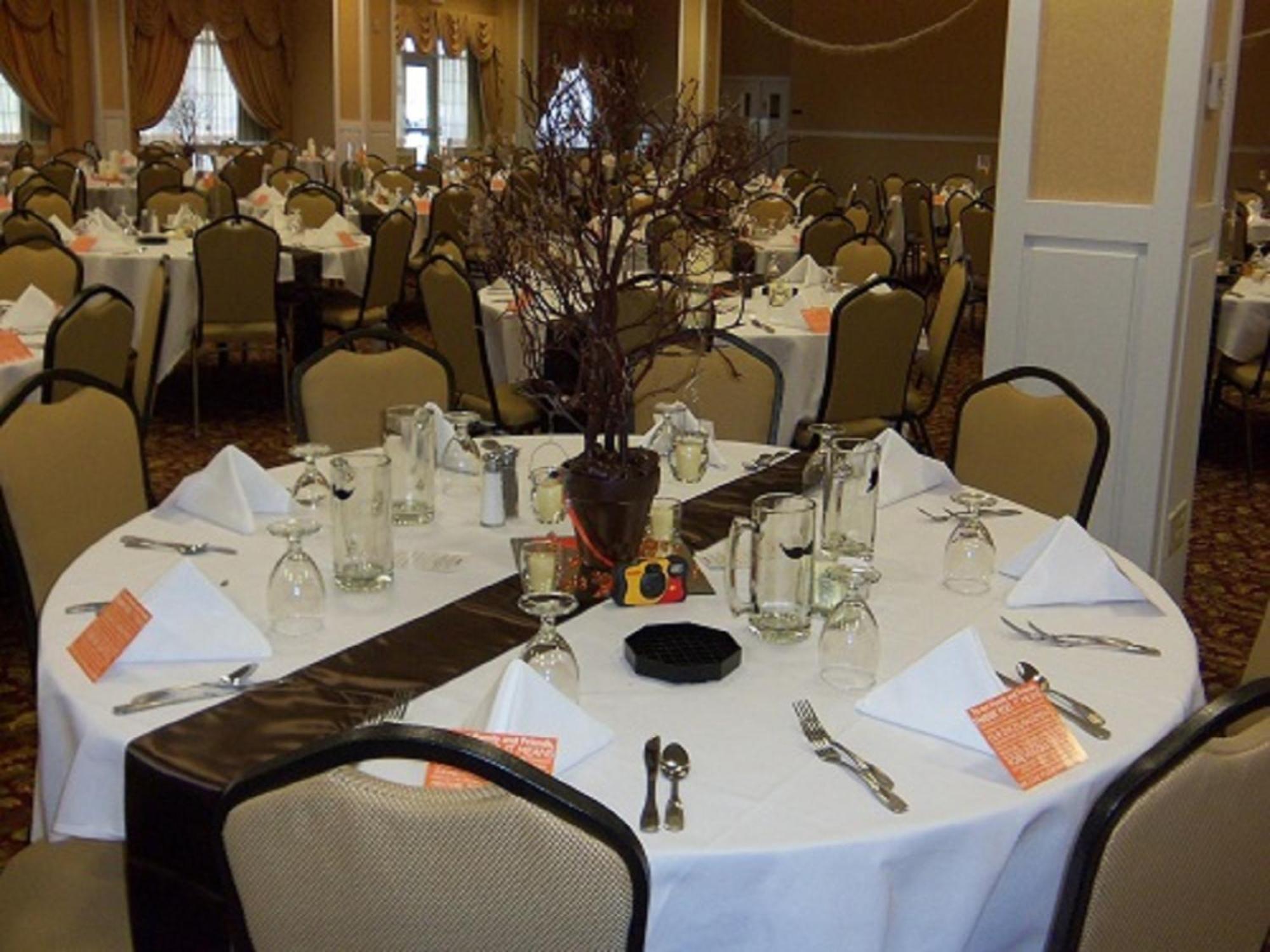 Town & Country Inn And Suites Quincy Restoran foto