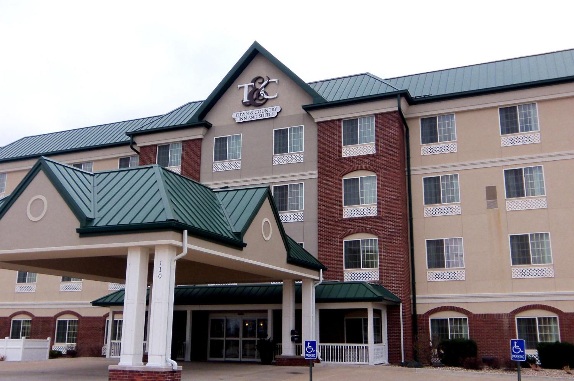 Town & Country Inn And Suites Quincy Bagian luar foto