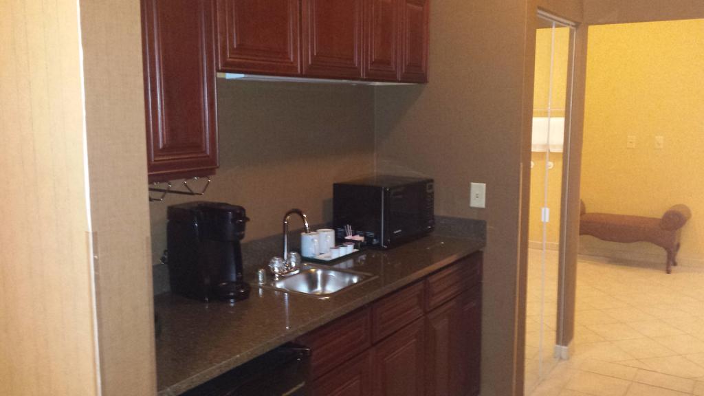 Town & Country Inn And Suites Quincy Bagian luar foto