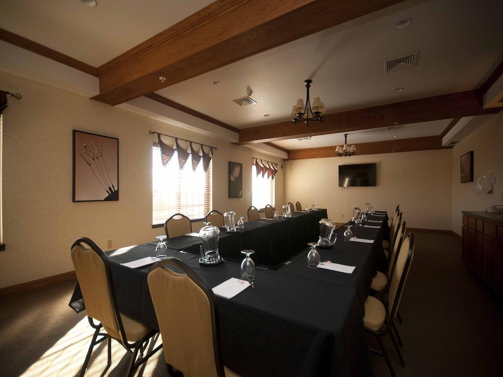 Town & Country Inn And Suites Quincy Bagian luar foto